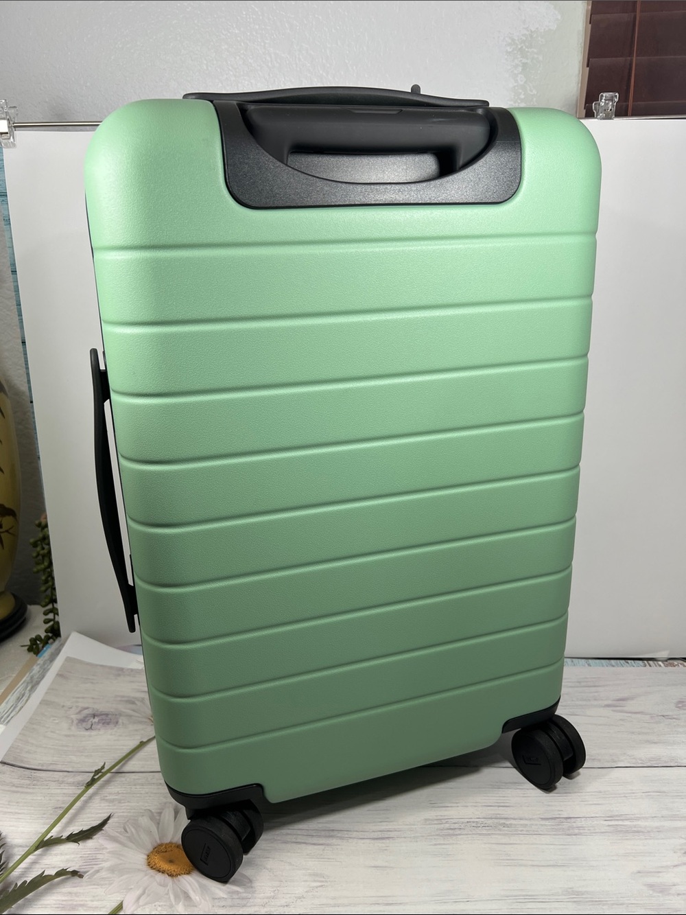 Away Carry-On Luggage - 22-Inch Sea Green Hardside Suitcase -NEVER USED - Picture 7 of 13